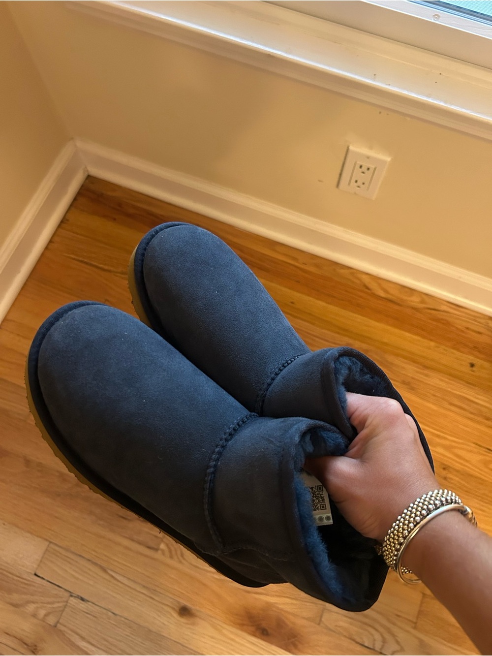 UGG Short Classic Slippers in Navy Blue